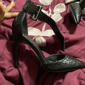 Azalea Wang Snakeskin pumps